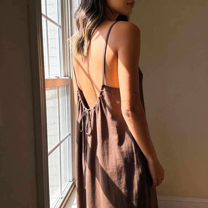 Vestido Luna Backless — Largo Sin Espalda con Tirantes Ajustables